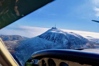 Survol des volcans d'Auvergne !