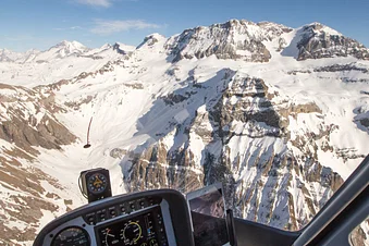 Le glacier d'Aletsch et les Alpes Bernoises en hélicoptère