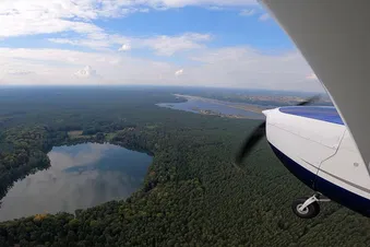 Von Berlin aus in die Müritzer-Narturlandschaft (Rundflug)