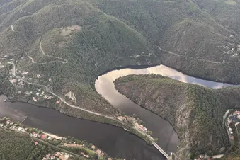 Balade aérienne au dessus du Pilat et des gorges de la Loire