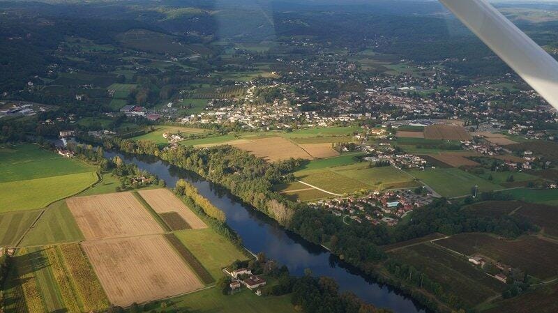 Survol de la vallée du Lot