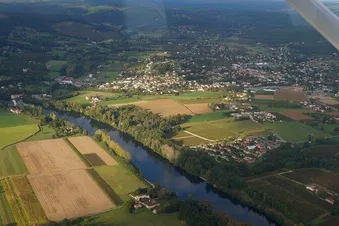Survol de la vallée du Lot