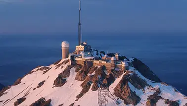 Survol du Pic du Midi et des Pyrénées centrales