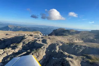 Survol de la haute montagne, proche des étoiles, depuis Gap