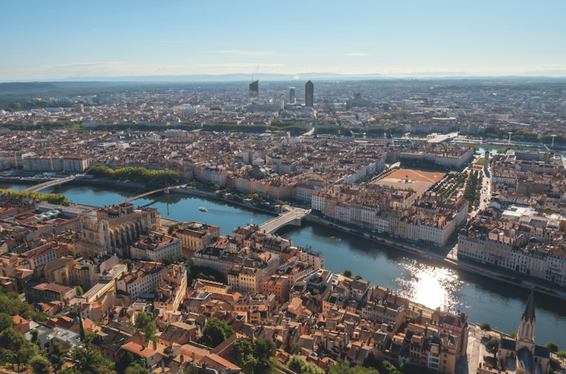 Lyon vue du ciel - de jour comme de nuit