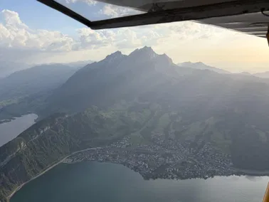 Between lakes & mountains