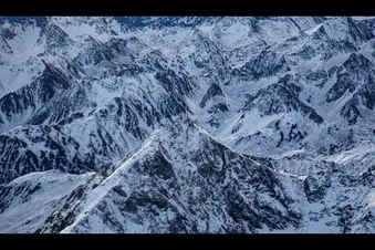 Survol du Pic du Midi et des vallées pyrénéennes depuis Pau