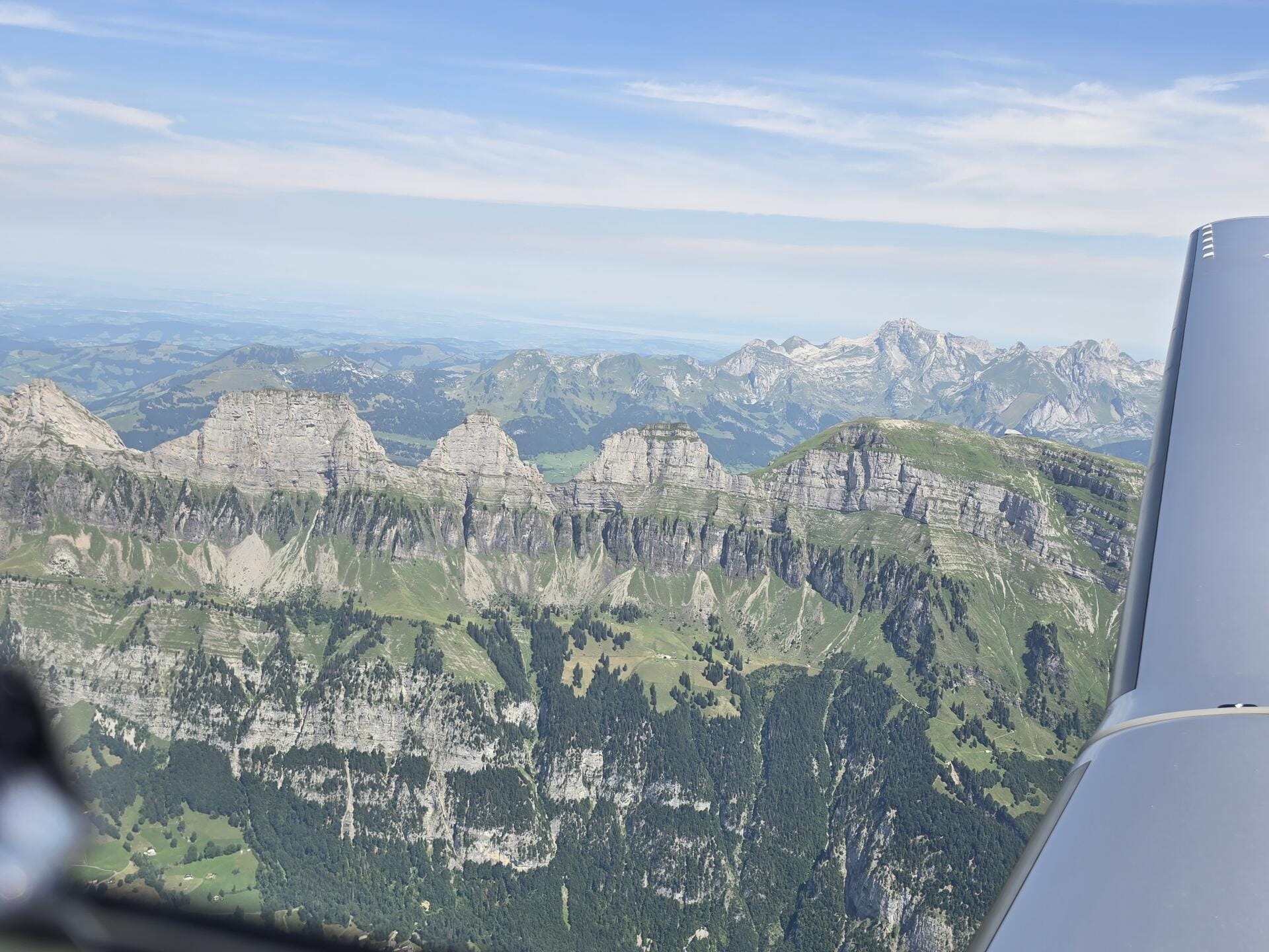 Flug entlang der Alpen nach Samedan (DA50)