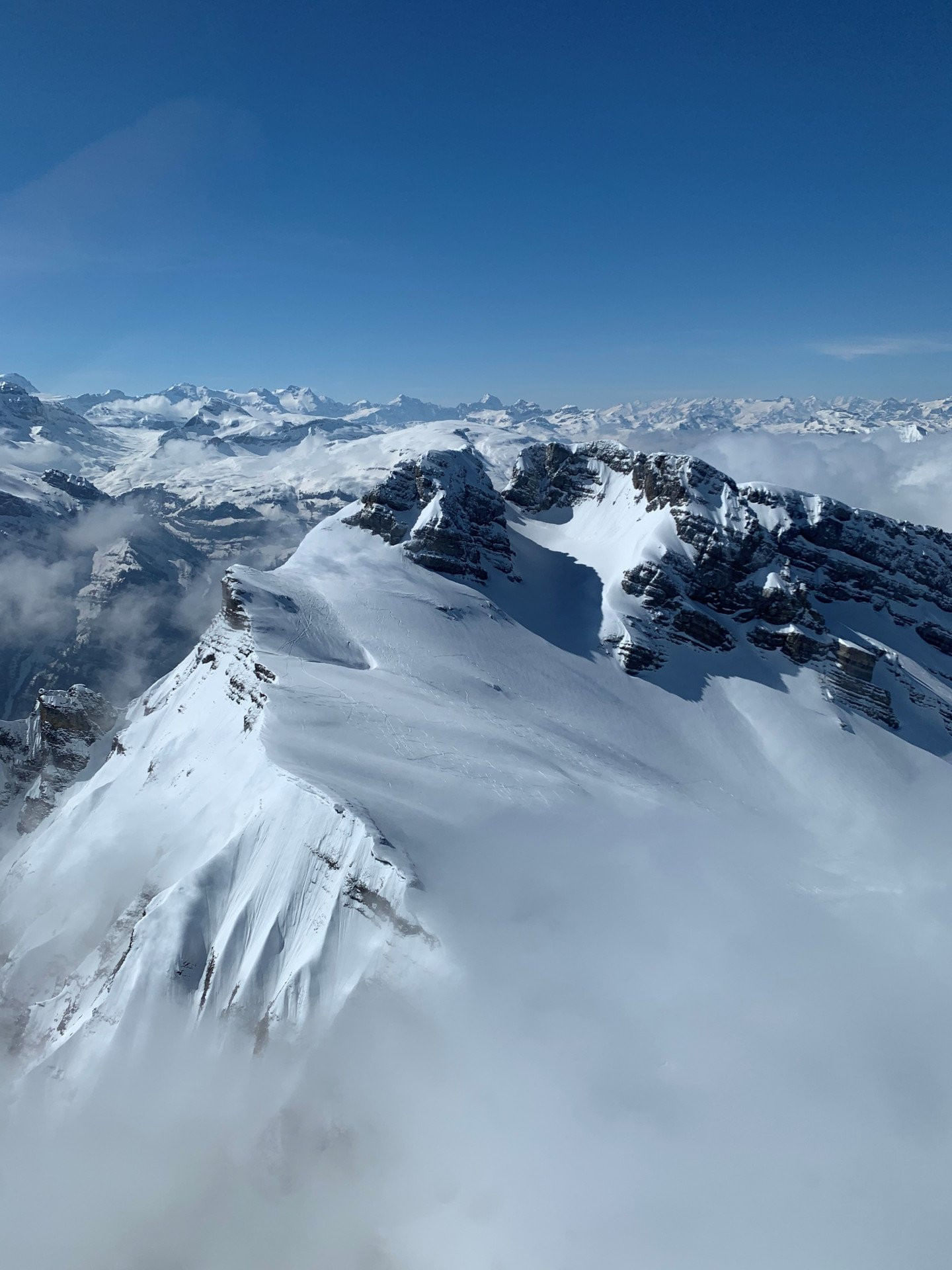 Helikopter Rundflug Klöntalersee - Elm - Limmernsee