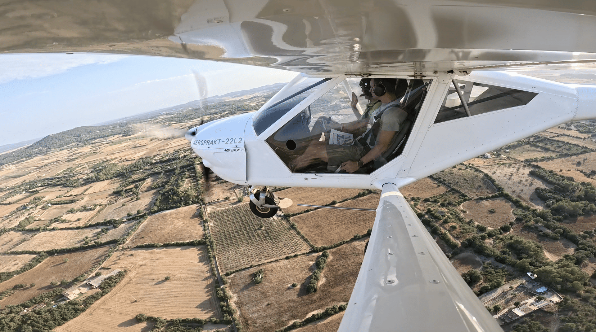 Share a leisure trip over the island