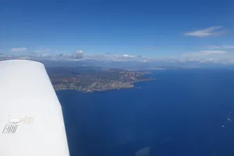 Vue sur l'Estérel en route vers le large