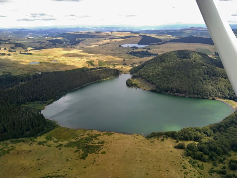 Le lac de Montcineyre, au Sud du Pavin