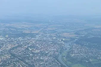 Hameln / Kraftwerk im Hintergrund