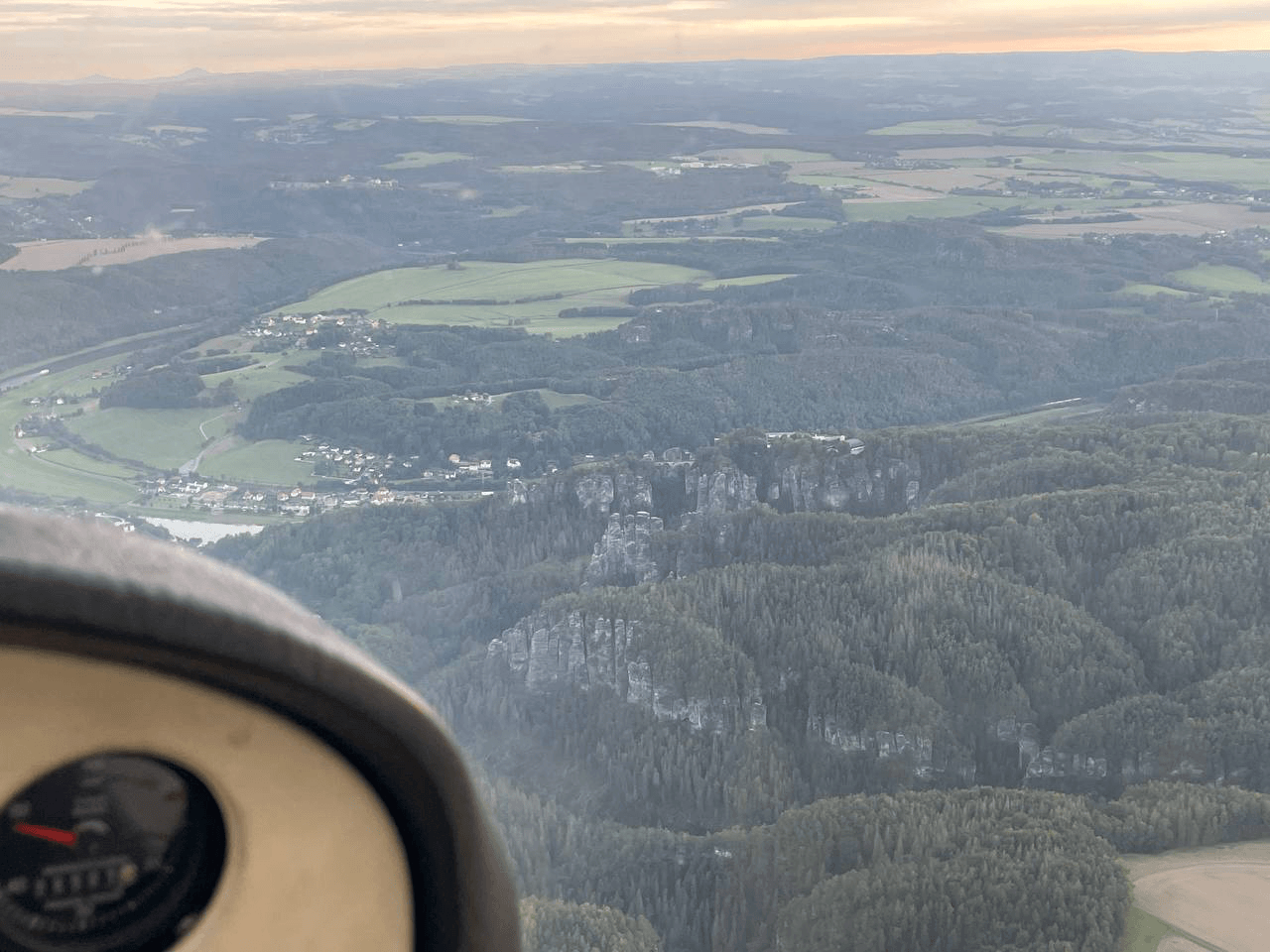 Flug über dem Nationalpark (Sächsische Schweiz) + Dresden