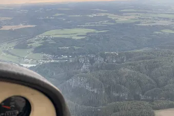 Flug über dem Nationalpark (Sächsische Schweiz) + Dresden