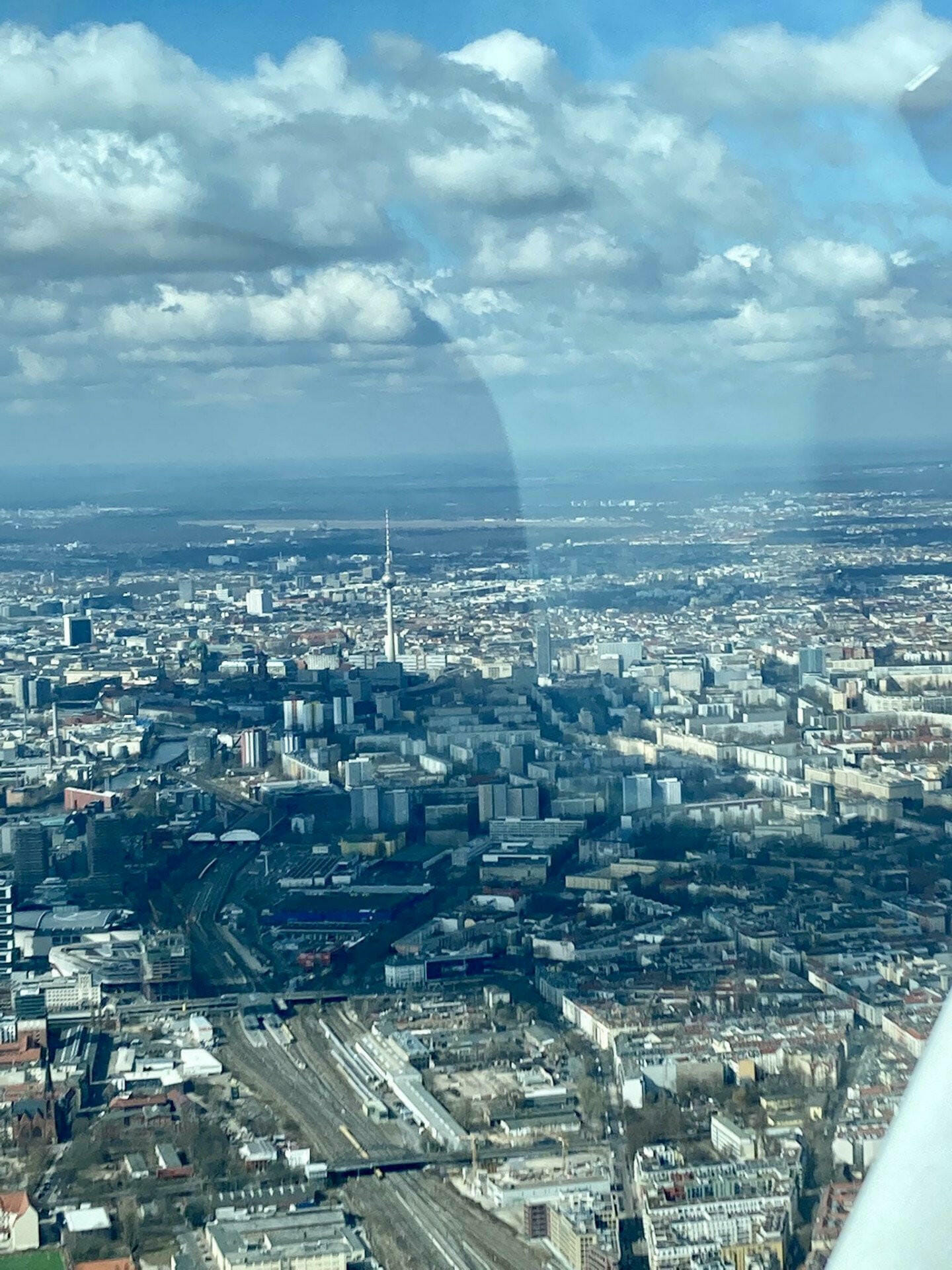 NEU - Rundflug über Berlin ab Strausberg
