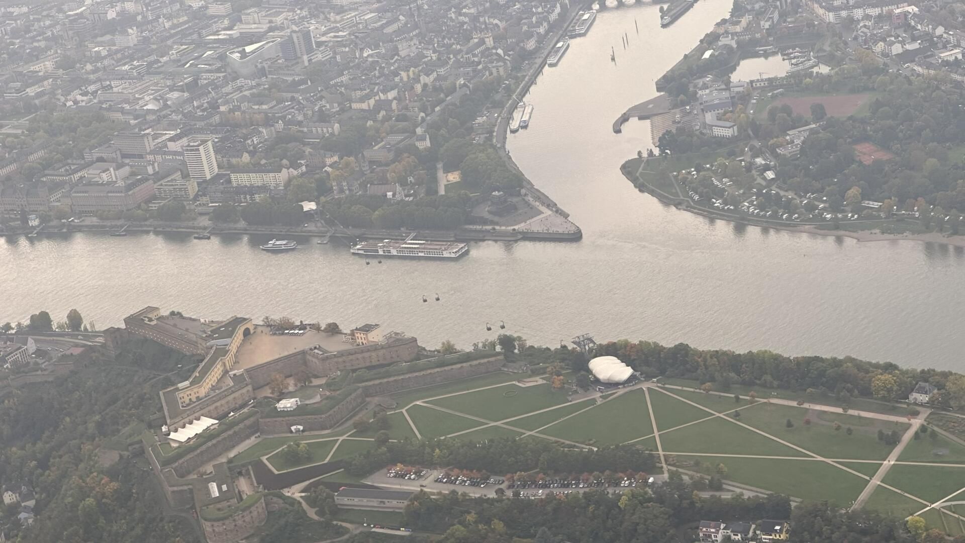 Siegerlandflughafen, Rundflug über Koblenz