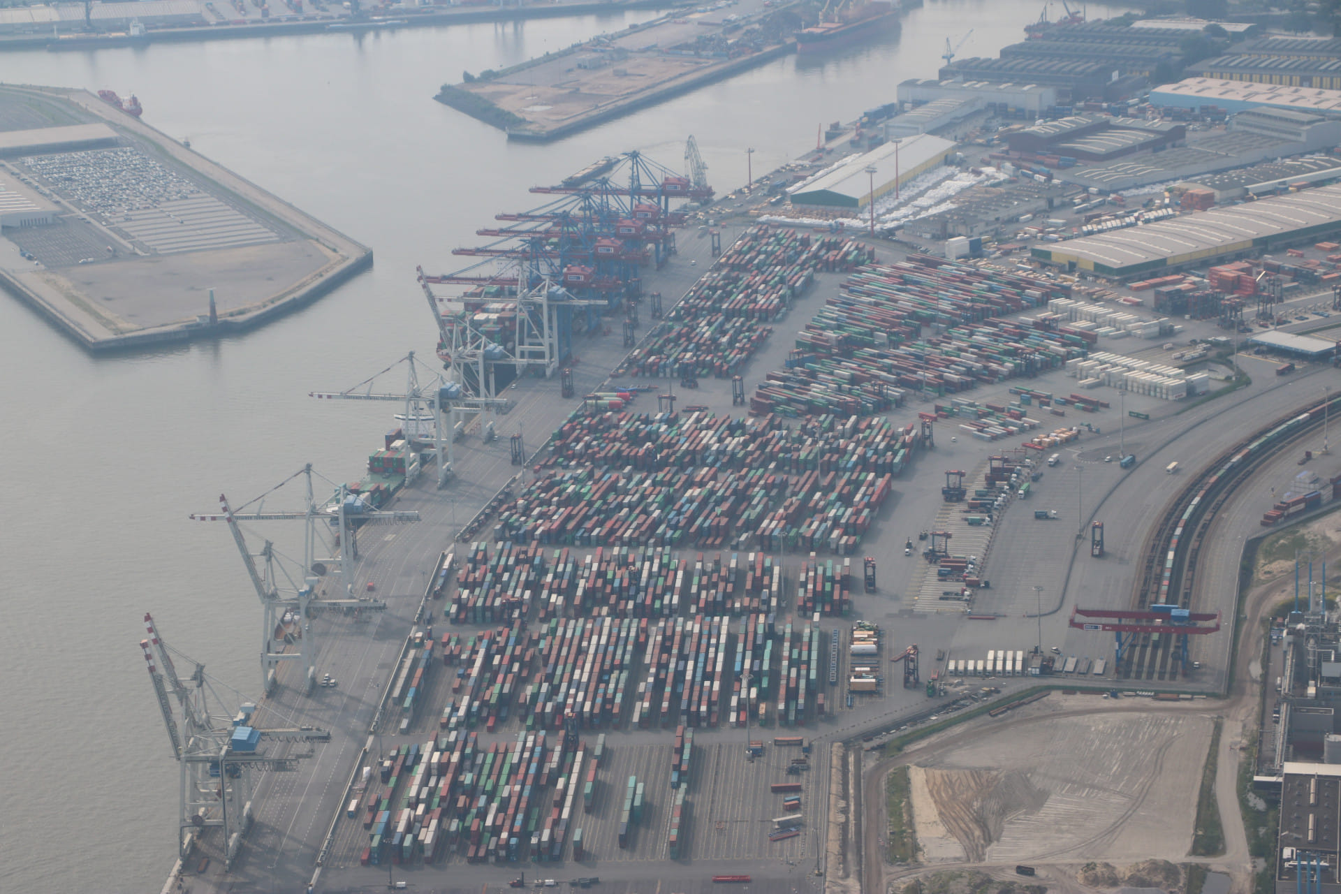 Dein Flugplan und Reisetipps für den Tag in Hamburg