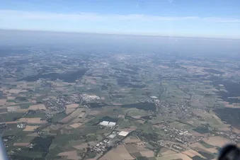 (Aus-)Flug nach Berlin o.ä.