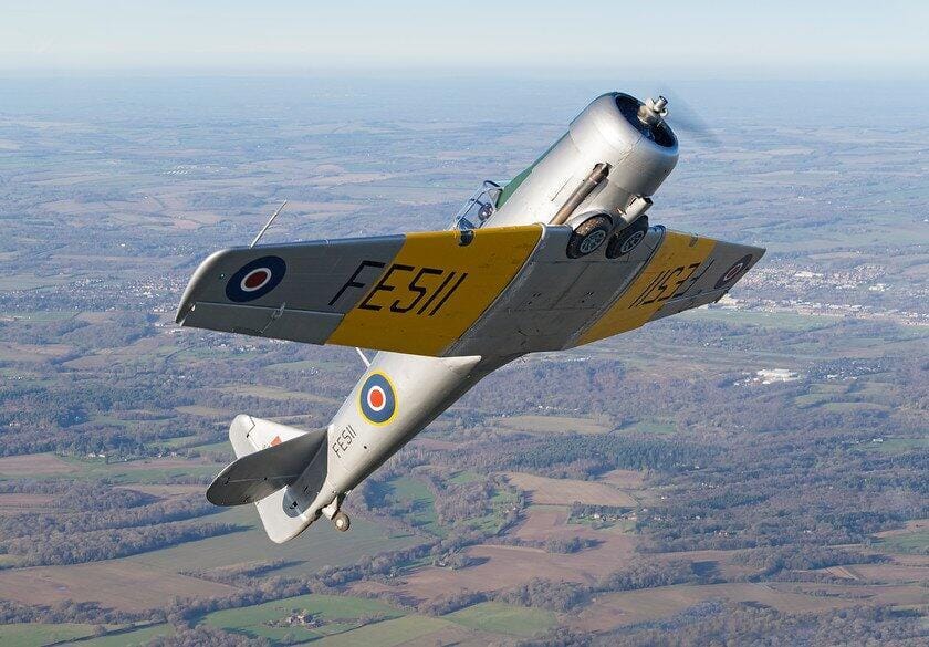 Vintage Harvard Warbird Experience - 40 mins near London.