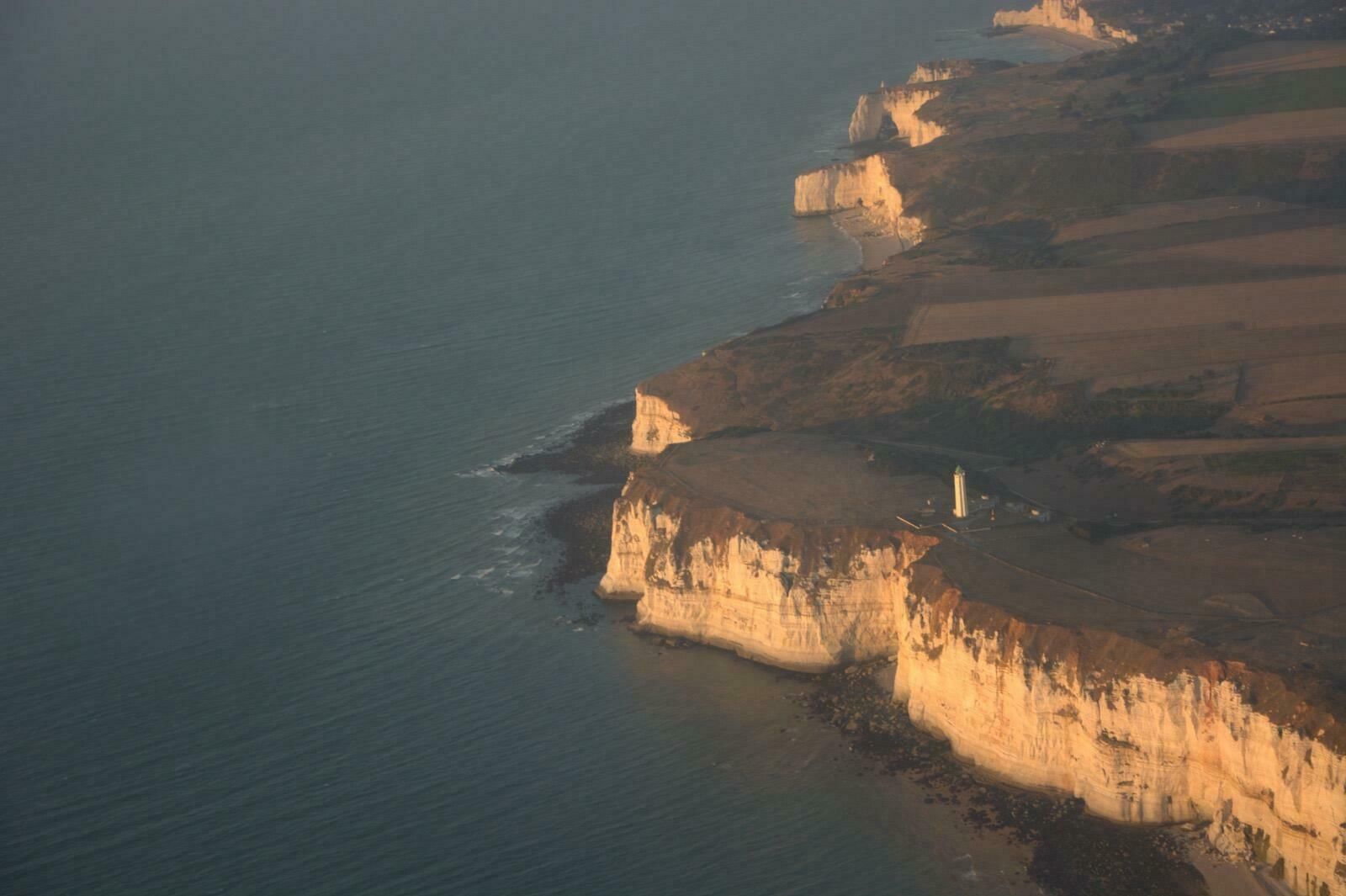Survol coucher de soleil en été