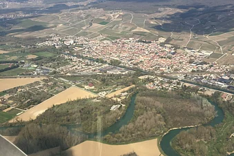 Balade aérienne : Vallée de la Marne depuis Châlons