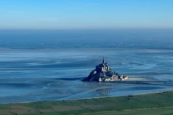 Le Mont-Saint-Michel depuis Merville en avion !