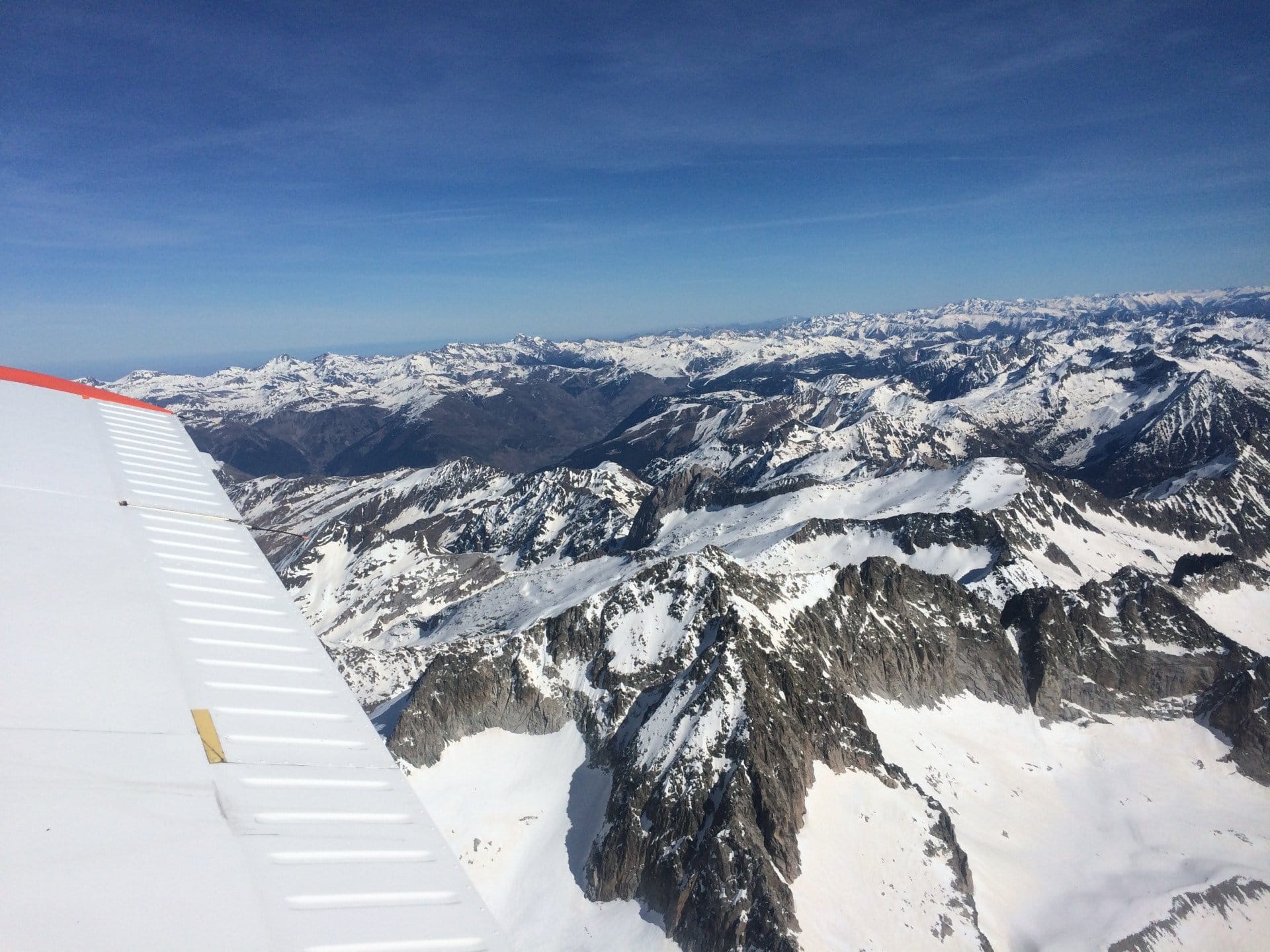 Par-dessus le toit des Pyrénées