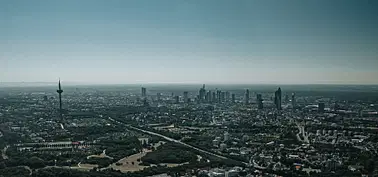 Frankfurt Skyline im Helikopter