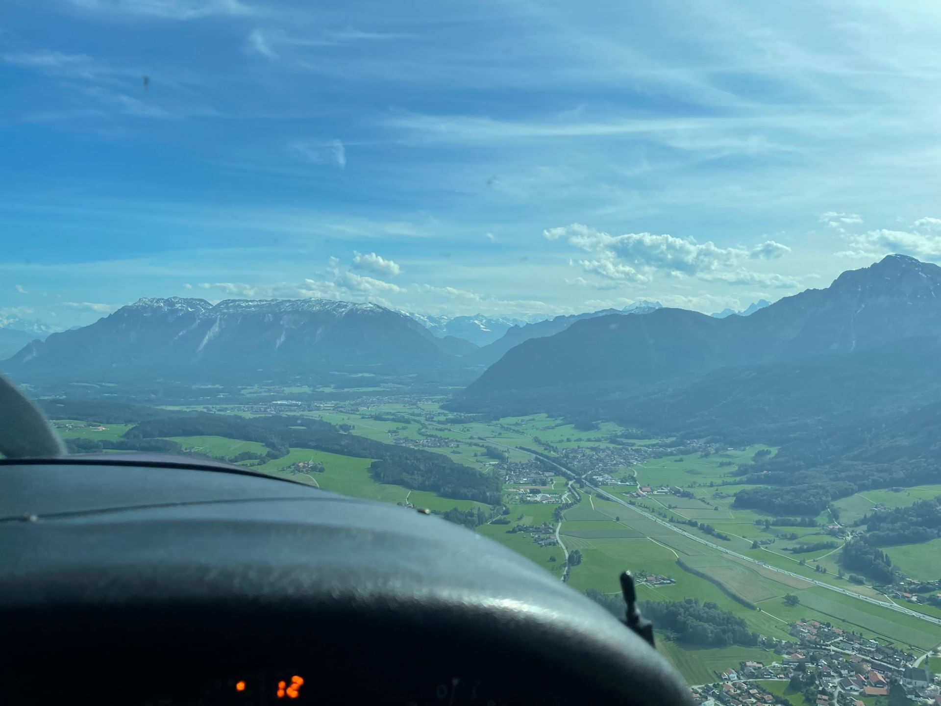 Die Alpen aus der Luft - Seen, Dachstein, Zell, Wendelstein
