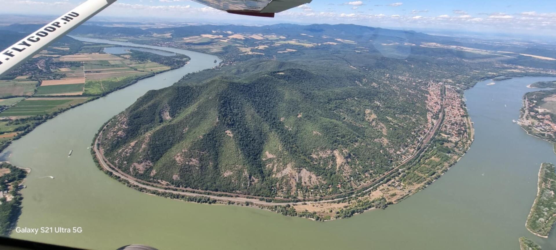 Danuabe bend from 1200 metres