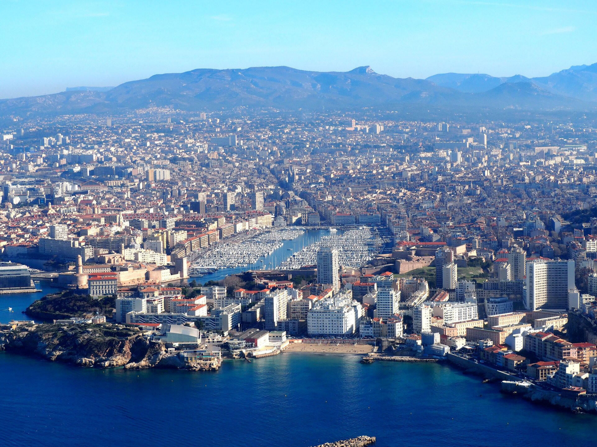 Promenade aérienne autour d'Aix-en-Provence