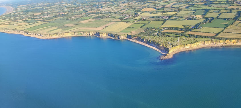 Survol des plages du débarquement