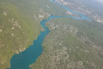 Entre Gorges, Lacs et Montagnes