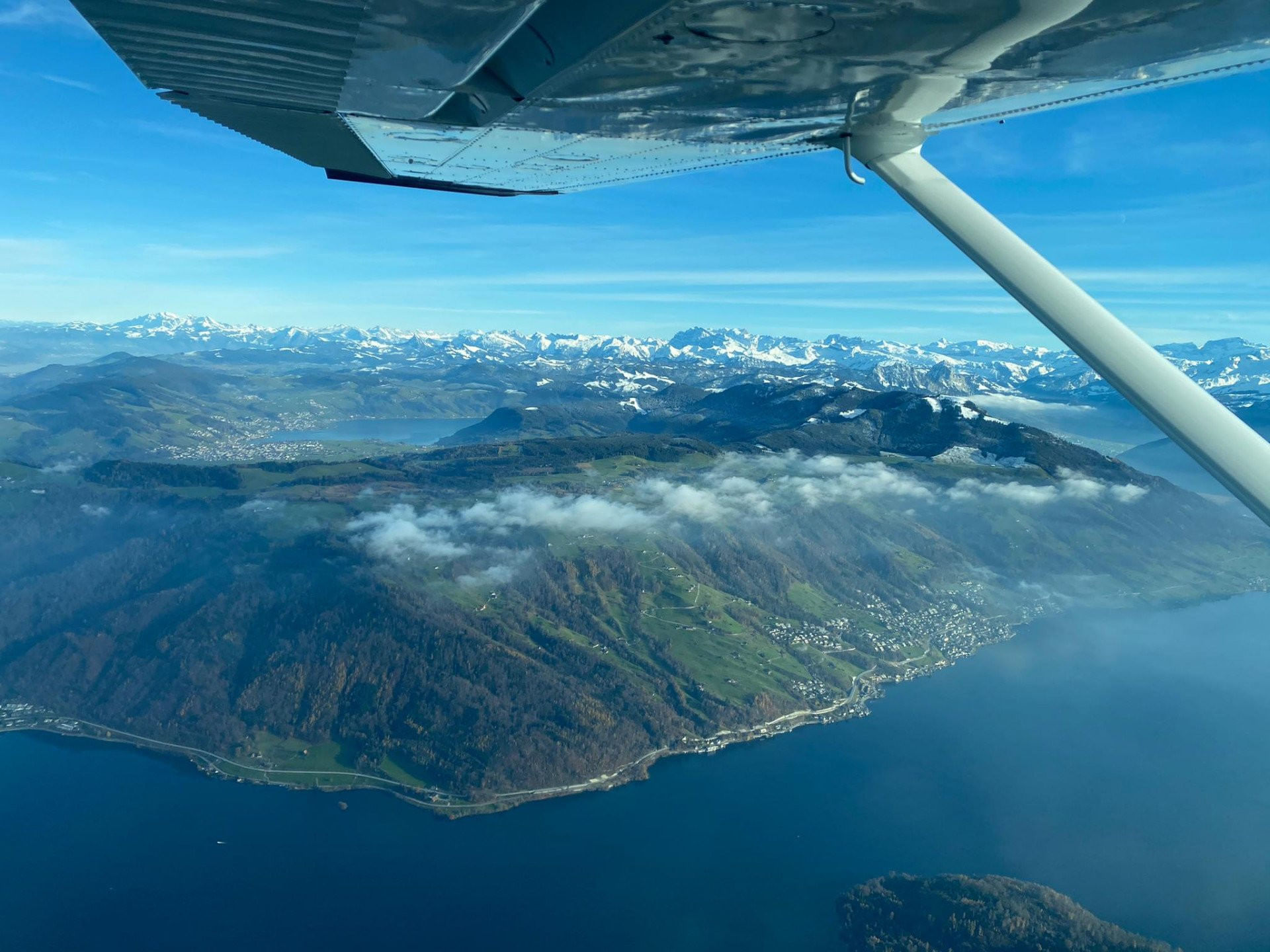 Bergwanderung über die Innerschweiz mit dem Flugzeug!