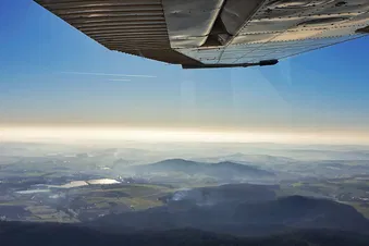 Survol du zoo de Thoiry et de châteaux depuis Paris