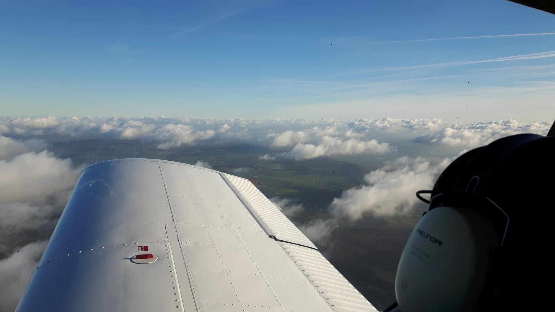 Überlandflug tiefgehende Wolken