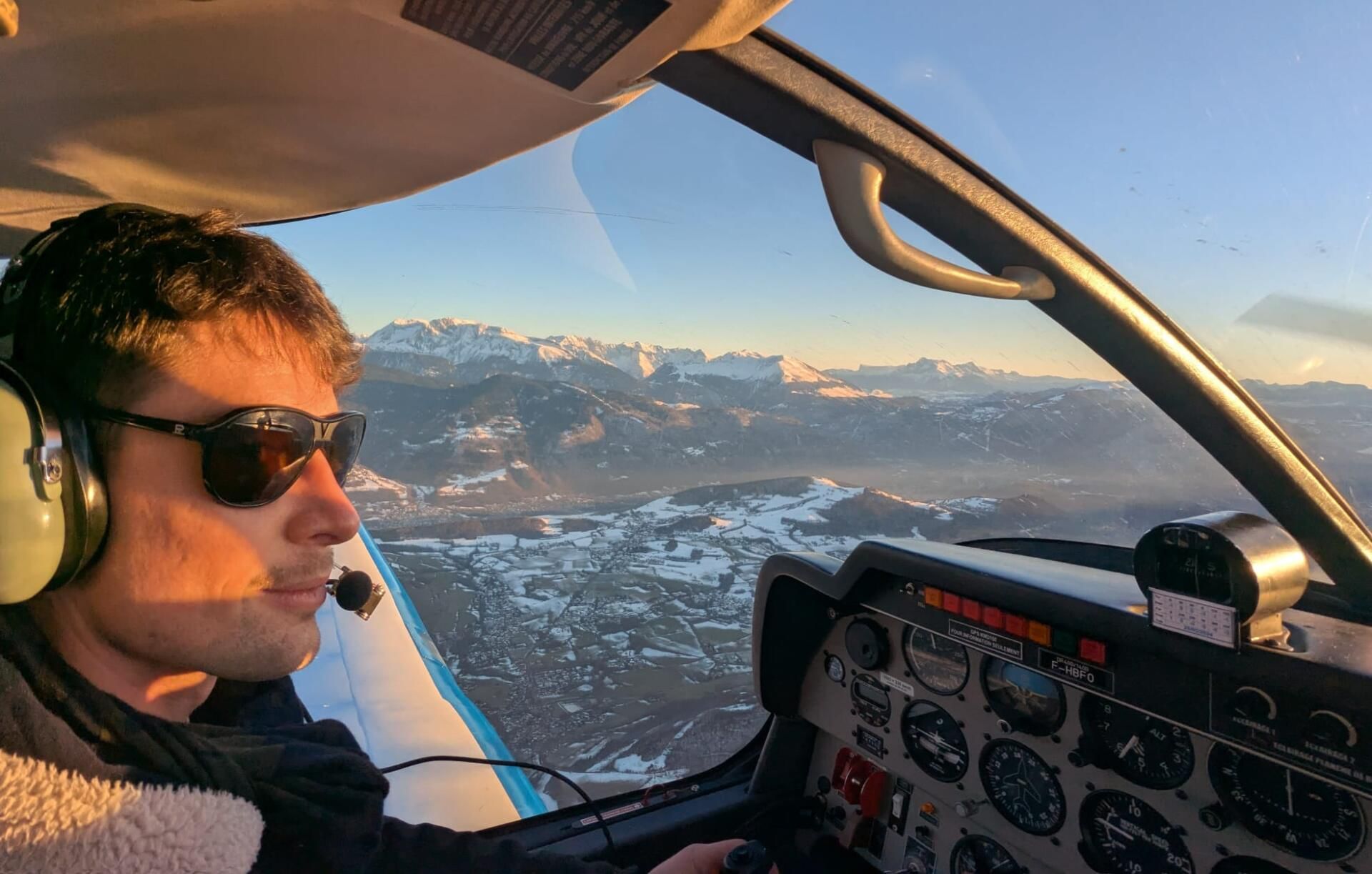 Vol au coucher du soleil