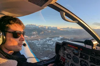 Vol au coucher du soleil