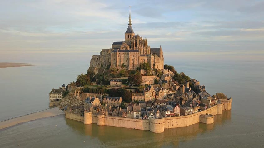 Le Mont Saint Michel avec une nuit dans l'Abbaye !