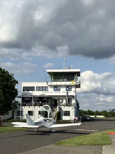 Flughafen Frankfurt, aber kleiner