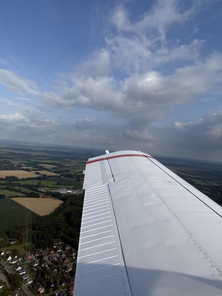 Kaffee & Kuchen per Flugzeug zum Flugplatzrestaurant Damme