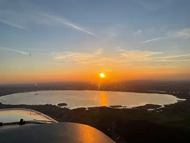 Dämmerungs-/Sonnenuntergangsflug (3 P.)