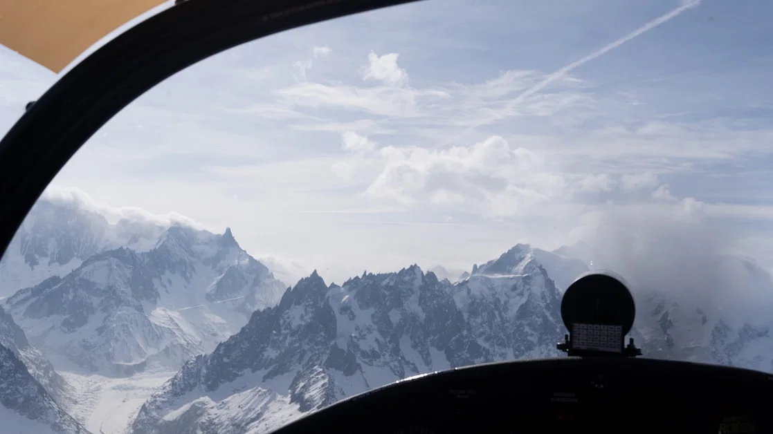 Le Mont Blanc et ses alentours, balade aérienne