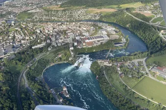 04. Rheinfall-Panorama: Atemberaubender Rundflug (CHF)