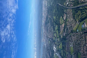 Helicopter flight: London to Doncaster/Scunthorpe