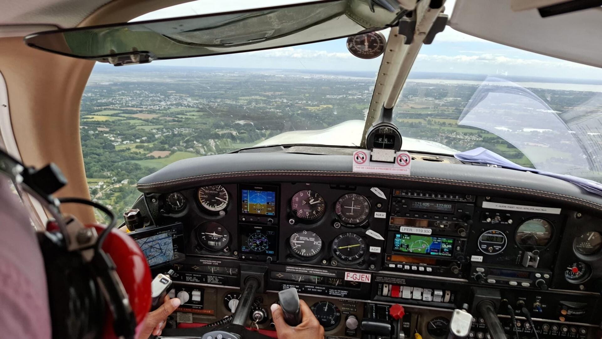 Prenez les commandes au dessus du Morbihan