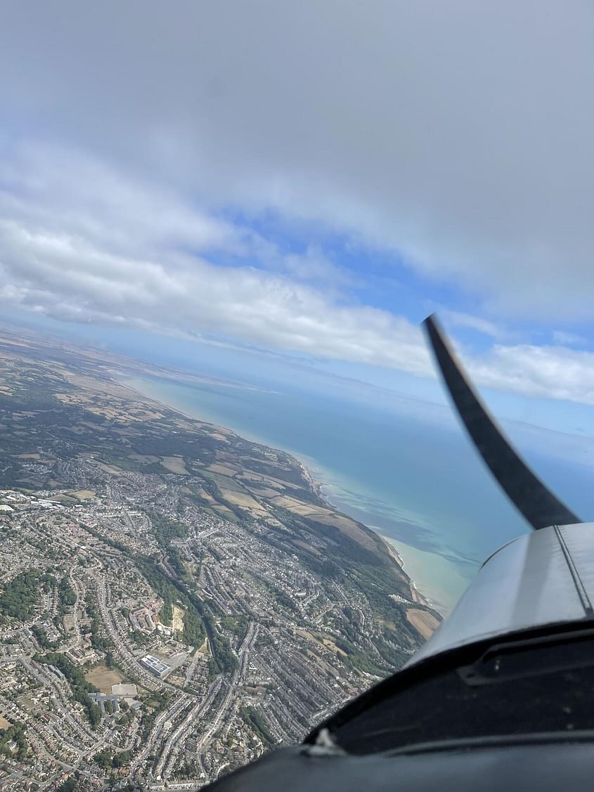 Local sight seeing flight of Kent
