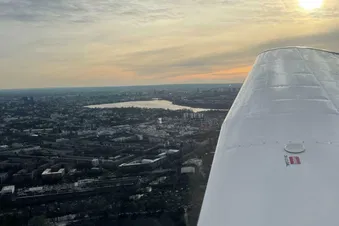 Rundflug über Hamburg, Elbe und Alster