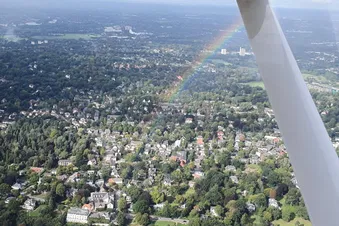 Regenbogen über Hamburg